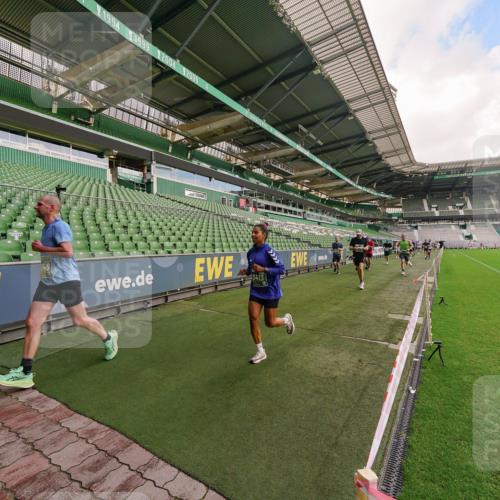13.09.2026 - 21. swb-Marathon Bremen Michael Burmester http://msf.ph/oto/10304919 13.09.2026 12:54:30 Laufen im Stadion 145, 161, 189, 201, 205, 313, 376, 385, 388, 461, 472, 481, 495, 541, 560, 615, 616, 666, 675, 696, 740, 755, 816, 827, 982, 985, 987, 1053, 1056, 1076, 1197, 1207, 1390, 1419, 1433, 1445, 1468, 1551, 1599, 1631, 1658, 1664, 1704, 1707, 1814, 2055, 2125, 2234, 2251, 2280, 2362, 2383, 2390, 2401, 2422, 2454, 2474, 2499, 2623, 2701, 2733, 2801, 2820, 2824, 2870, 2882, 2913, 2922, 2962, 2971, 2997, 3012, 3054, 3134, 3175, 3206, 3241, 3246, 3346, 3356, 3357, 3413, 3716, 3836 meine-sportfotos.de