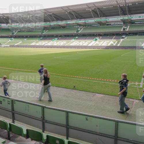 13.09.2026 - 21. swb-Marathon Bremen Michael Burmester http://msf.ph/oto/10304973 13.09.2026 11:20:36 Laufen im Stadion  meine-sportfotos.de