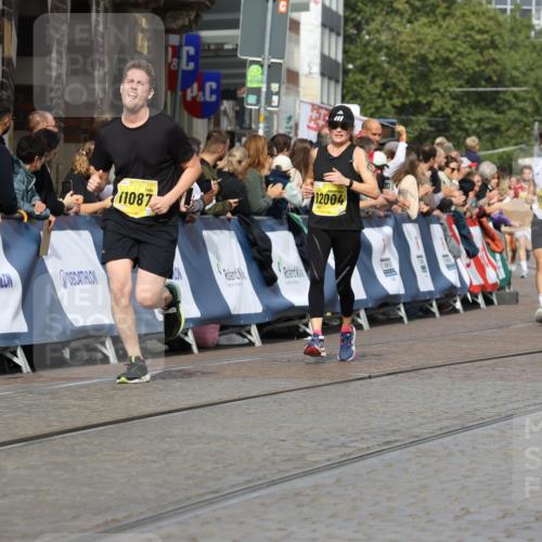 13.09.2026 - 21. swb-Marathon Bremen Strokosch-Dieckow http://msf.ph/oto/10304982 13.09.2026 10:51:03 Ziel 10267, 10764, 11076, 11170, 11220, 11276, 11664, 11753, 11774, 11961, 12052, 12070, 12179, 12309, 12488, 12560, 13544, 10471, 10515, 10808, 10887, 11503, 11537, 11801, 11973, 12051, 12133, 12552 meine-sportfotos.de
