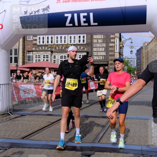 13.09.2026 - 21. swb-Marathon Bremen Tim E. http://msf.ph/oto/10304984 13.09.2026 10:48:50 Ziel 10231, 10269, 10426, 10489, 10538, 10770, 10814, 10815, 10917, 10993, 11196, 11372, 11582, 11611, 11683, 11837, 12259, 13570 meine-sportfotos.de