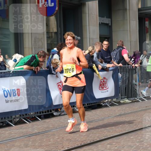 13.09.2026 - 21. swb-Marathon Bremen Strokosch-Dieckow http://msf.ph/oto/10305042 13.09.2026 10:52:53 Ziel 10284, 10448, 10585, 10714, 10757, 10780, 10863, 11012, 11238, 11282, 11575, 11766, 12040, 12170, 12275, 12369, 12398, 12461, 10193, 10304, 10339, 10652, 10734, 10812, 10827, 10863, 10906, 11002, 11038, 11109, 11144, 11350, 11362, 11386, 11597, 11766, 12019, 12338, 12399, 12533 meine-sportfotos.de