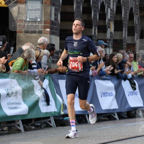 13.09.2026 - 21. swb-Marathon Bremen Strokosch-Dieckow http://msf.ph/oto/10305045 13.09.2026 12:59:03 Ziel 346, 1576, 2049, 3624, 5672, 6929, 8065, 658, 1508, 1751, 1993, 3584, 3688, 4096, 6991, 8383 meine-sportfotos.de