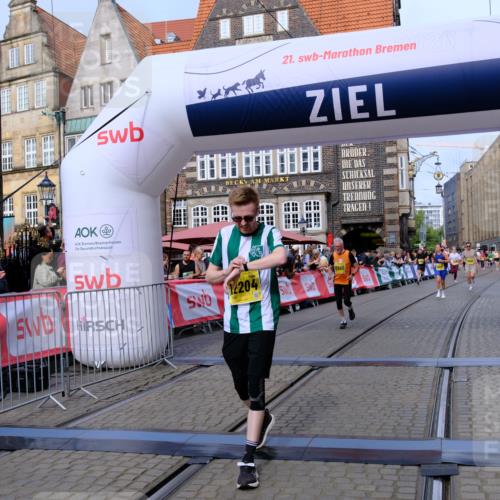 13.09.2026 - 21. swb-Marathon Bremen Tim E. http://msf.ph/oto/10305153 13.09.2026 10:49:11 Ziel 10253, 10293, 10566, 11885, 12027, 12204, 12350, 13512, 13555 meine-sportfotos.de