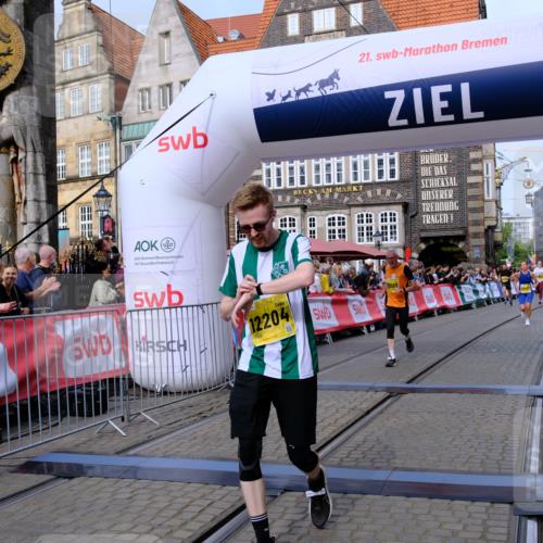 13.09.2026 - 21. swb-Marathon Bremen Tim E. http://msf.ph/oto/10305189 13.09.2026 10:49:12 Ziel 10253, 10293, 10566, 11885, 11891, 12027, 12204, 12350, 13512, 13555 meine-sportfotos.de