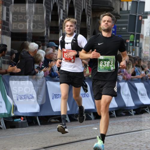 13.09.2026 - 21. swb-Marathon Bremen Strokosch-Dieckow http://msf.ph/oto/10305239 13.09.2026 12:59:13 Ziel 1118, 1576, 3624, 4847, 6929, 8065, 8994, 9120, 9329, 658, 1248, 1800, 1993, 2651, 4096, 8383, 9533 meine-sportfotos.de
