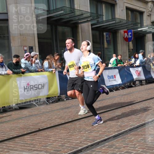 13.09.2026 - 21. swb-Marathon Bremen Strokosch-Dieckow http://msf.ph/oto/10305252 13.09.2026 10:53:01 Ziel 10284, 10448, 10585, 10757, 10780, 10821, 10886, 11012, 11168, 11379, 11590, 12040, 12056, 12170, 12275, 12308, 12398, 12461, 10193, 10284, 10304, 10339, 10652, 10714, 10734, 10827, 10863, 11002, 11038, 11144, 11238, 11282, 11362, 11386, 11575, 11597, 11766, 12019, 12338, 12369, 12399 meine-sportfotos.de