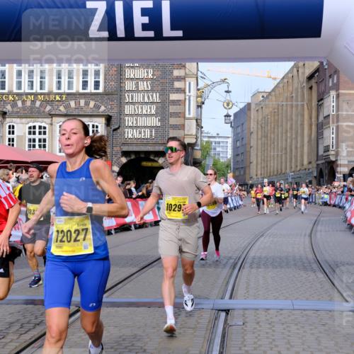 13.09.2026 - 21. swb-Marathon Bremen Tim E. http://msf.ph/oto/10305313 13.09.2026 10:49:16 Ziel 10253, 10293, 10392, 10566, 11885, 11891, 12027, 12204, 12350, 13512, 13555 meine-sportfotos.de