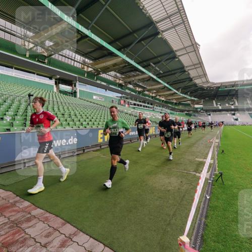 13.09.2026 - 21. swb-Marathon Bremen Michael Burmester http://msf.ph/oto/10305343 13.09.2026 12:55:49 Laufen im Stadion 161, 201, 205, 307, 388, 411, 431, 461, 465, 495, 655, 854, 876, 913, 926, 948, 1053, 1058, 1130, 1197, 1390, 1537, 1599, 1645, 1750, 1972, 2001, 2040, 2122, 2125, 2234, 2251, 2260, 2319, 2383, 2390, 2473, 2474, 2535, 2604, 2733, 2801, 2812, 2870, 2922, 2948, 3012, 3057, 3119, 3134, 3175, 3192, 3202, 3206, 3241, 3246, 3290, 3346, 3348, 3356, 3411, 3508, 3706, 3716, 3836, 4135, 4137, 4171, 4413, 4455, 4479, 4733, 5277, 5430, 5530, 6106, 107, 2498 meine-sportfotos.de