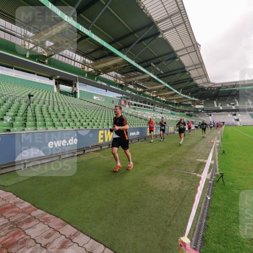13.09.2026 - 21. swb-Marathon Bremen Michael Burmester http://msf.ph/oto/10305368 13.09.2026 12:55:53 Laufen im Stadion 201, 205, 307, 388, 411, 431, 465, 495, 655, 854, 876, 913, 926, 948, 1053, 1058, 1130, 1197, 1390, 1537, 1599, 1645, 1750, 1972, 2001, 2040, 2122, 2125, 2234, 2251, 2260, 2319, 2383, 2390, 2473, 2474, 2535, 2604, 2733, 2801, 2812, 2870, 2922, 2948, 3012, 3057, 3119, 3134, 3175, 3192, 3202, 3206, 3241, 3246, 3290, 3346, 3348, 3356, 3411, 3508, 3706, 3716, 3836, 4135, 4137, 4171, 4413, 4455, 4479, 4733, 5277, 5430, 5530, 6106, 107, 2498 meine-sportfotos.de