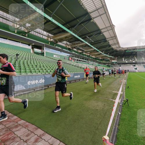 13.09.2026 - 21. swb-Marathon Bremen Michael Burmester http://msf.ph/oto/10305394 13.09.2026 12:55:57 Laufen im Stadion 201, 205, 307, 388, 411, 431, 465, 495, 655, 854, 876, 913, 926, 948, 1053, 1058, 1130, 1197, 1390, 1537, 1599, 1645, 1750, 1972, 2001, 2040, 2122, 2125, 2234, 2251, 2260, 2319, 2383, 2390, 2473, 2474, 2535, 2604, 2733, 2761, 2801, 2812, 2870, 2922, 2948, 3012, 3057, 3119, 3134, 3175, 3192, 3202, 3206, 3241, 3246, 3290, 3346, 3348, 3356, 3411, 3508, 3706, 3716, 3836, 4135, 4137, 4171, 4413, 4455, 4479, 4733, 5277, 5430, 5530, 6106, 107, 2498 meine-sportfotos.de