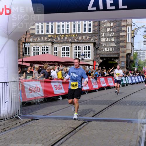 13.09.2026 - 21. swb-Marathon Bremen Tim E. http://msf.ph/oto/10305416 13.09.2026 10:49:20 Ziel 10253, 10293, 10392, 10566, 11316, 11567, 11891, 11896, 12027, 12132, 12149, 12204, 12350, 12450, 12529, 13555, 13577 meine-sportfotos.de