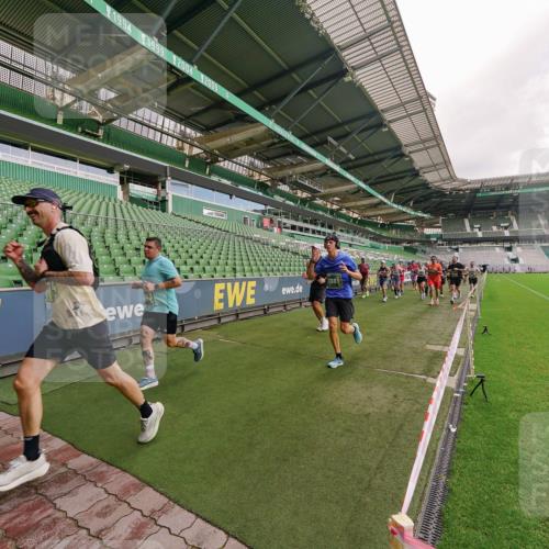 13.09.2026 - 21. swb-Marathon Bremen Michael Burmester http://msf.ph/oto/10305420 13.09.2026 12:56:02 Laufen im Stadion 201, 205, 307, 388, 411, 431, 465, 495, 655, 854, 876, 913, 926, 948, 1053, 1058, 1130, 1197, 1390, 1537, 1599, 1601, 1645, 1750, 1972, 2001, 2040, 2122, 2125, 2234, 2251, 2260, 2319, 2383, 2390, 2473, 2474, 2535, 2604, 2634, 2671, 2733, 2761, 2812, 2870, 2922, 2948, 3057, 3119, 3134, 3175, 3192, 3202, 3241, 3246, 3290, 3346, 3348, 3356, 3411, 3508, 3706, 3716, 3813, 3836, 4135, 4137, 4171, 4413, 4455, 4479, 4733, 5277, 5430, 5530, 6106, 107, 2498 meine-sportfotos.de