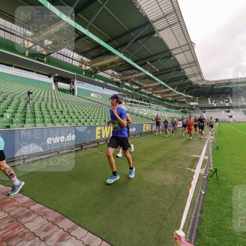 13.09.2026 - 21. swb-Marathon Bremen Michael Burmester http://msf.ph/oto/10305425 13.09.2026 12:56:03 Laufen im Stadion 201, 205, 307, 388, 411, 431, 465, 495, 655, 854, 876, 913, 926, 948, 1058, 1130, 1197, 1390, 1537, 1599, 1601, 1645, 1750, 1972, 2001, 2040, 2122, 2125, 2234, 2251, 2260, 2319, 2383, 2390, 2473, 2474, 2535, 2604, 2634, 2671, 2733, 2761, 2812, 2870, 2922, 2948, 3057, 3119, 3134, 3175, 3192, 3202, 3241, 3246, 3290, 3346, 3348, 3356, 3411, 3508, 3706, 3716, 3813, 3836, 4135, 4137, 4171, 4413, 4455, 4479, 4733, 5277, 5430, 5530, 6106, 107, 2498 meine-sportfotos.de