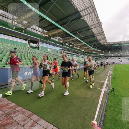 13.09.2026 - 21. swb-Marathon Bremen Michael Burmester http://msf.ph/oto/10305447 13.09.2026 12:56:07 Laufen im Stadion 201, 205, 307, 388, 411, 431, 465, 495, 655, 769, 854, 876, 913, 926, 948, 1058, 1130, 1197, 1390, 1537, 1599, 1601, 1645, 1750, 1972, 2001, 2040, 2122, 2125, 2234, 2251, 2260, 2319, 2383, 2390, 2473, 2474, 2535, 2604, 2634, 2671, 2733, 2761, 2812, 2922, 2948, 3057, 3119, 3134, 3175, 3192, 3202, 3241, 3246, 3290, 3346, 3348, 3411, 3458, 3508, 3706, 3716, 3813, 3836, 4135, 4137, 4171, 4413, 4455, 4479, 4733, 5277, 5430, 5530, 6106, 107, 2498 meine-sportfotos.de