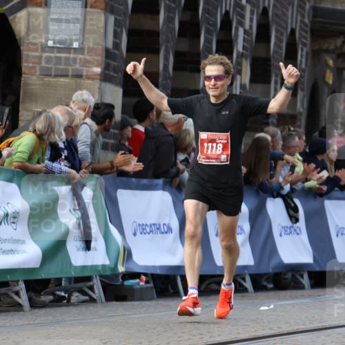 13.09.2026 - 21. swb-Marathon Bremen Strokosch-Dieckow http://msf.ph/oto/10305452 13.09.2026 12:59:24 Ziel 1118, 1508, 1751, 3584, 3688, 4399, 4847, 6991, 8994, 9120, 9329, 126, 277, 466, 862, 1852, 3251, 4964, 5316, 5828 meine-sportfotos.de
