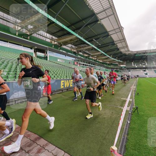13.09.2026 - 21. swb-Marathon Bremen Michael Burmester http://msf.ph/oto/10305453 13.09.2026 12:56:07 Laufen im Stadion 201, 205, 307, 388, 411, 431, 465, 495, 655, 769, 854, 876, 913, 926, 948, 1058, 1130, 1197, 1390, 1537, 1599, 1601, 1645, 1750, 1972, 2001, 2040, 2122, 2125, 2234, 2251, 2260, 2319, 2383, 2390, 2473, 2474, 2535, 2604, 2634, 2671, 2733, 2761, 2812, 2922, 2948, 3057, 3119, 3134, 3175, 3192, 3202, 3241, 3246, 3290, 3346, 3348, 3411, 3458, 3508, 3706, 3716, 3813, 3836, 4135, 4137, 4171, 4413, 4455, 4479, 4733, 5277, 5430, 5530, 6106, 107, 2498 meine-sportfotos.de