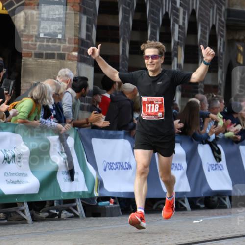13.09.2026 - 21. swb-Marathon Bremen Strokosch-Dieckow http://msf.ph/oto/10305464 13.09.2026 12:59:24 Ziel 1118, 1508, 1751, 3584, 3688, 4399, 4847, 6991, 8994, 9120, 9329, 126, 277, 466, 862, 1852, 3251, 4964, 5316, 5828 meine-sportfotos.de