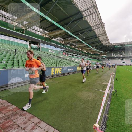 13.09.2026 - 21. swb-Marathon Bremen Michael Burmester http://msf.ph/oto/10305506 13.09.2026 12:56:17 Laufen im Stadion 205, 307, 388, 411, 431, 465, 495, 655, 769, 854, 857, 876, 913, 926, 948, 1058, 1130, 1197, 1390, 1537, 1599, 1601, 1645, 1750, 1972, 2001, 2040, 2122, 2125, 2234, 2251, 2260, 2319, 2383, 2473, 2474, 2493, 2535, 2604, 2634, 2640, 2671, 2761, 2812, 2948, 3057, 3078, 3119, 3175, 3192, 3202, 3246, 3290, 3346, 3348, 3411, 3450, 3458, 3508, 3514, 3634, 3706, 3716, 3813, 3836, 4135, 4137, 4171, 4413, 4455, 4479, 4733, 5277, 5430, 5530, 6106, 107, 2498 meine-sportfotos.de