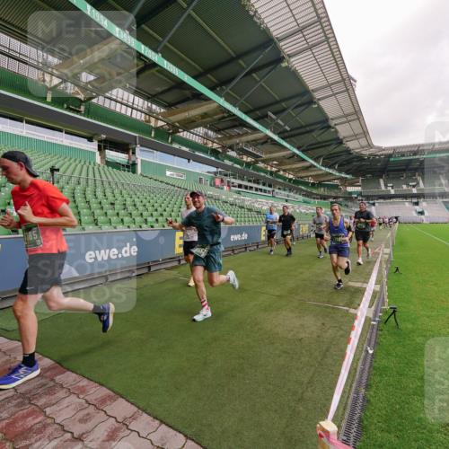 13.09.2026 - 21. swb-Marathon Bremen Michael Burmester http://msf.ph/oto/10305606 13.09.2026 12:56:38 Laufen im Stadion 205, 307, 411, 431, 465, 655, 769, 776, 854, 857, 876, 913, 926, 948, 1010, 1058, 1130, 1254, 1537, 1601, 1645, 1750, 1809, 1900, 1972, 2001, 2040, 2051, 2075, 2122, 2260, 2319, 2324, 2402, 2473, 2493, 2535, 2604, 2634, 2640, 2671, 2761, 2812, 2904, 2948, 3057, 3078, 3119, 3192, 3202, 3290, 3348, 3411, 3450, 3458, 3508, 3514, 3634, 3706, 3760, 3813, 3836, 3939, 4101, 4135, 4137, 4171, 4316, 4319, 4413, 4455, 4479, 4733, 5277, 5430, 5530, 6106, 107, 2498 meine-sportfotos.de