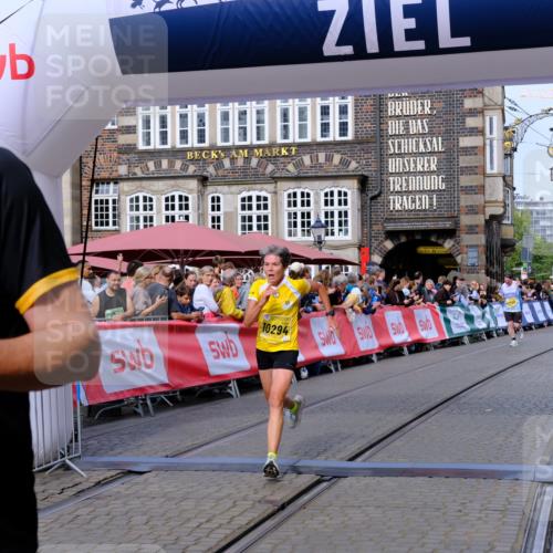 13.09.2026 - 21. swb-Marathon Bremen Tim E. http://msf.ph/oto/10305745 13.09.2026 10:49:31 Ziel 10294, 10392, 10514, 10655, 11316, 11567, 11621, 11891, 11896, 11984, 12132, 12149, 12450, 12529, 13577 meine-sportfotos.de