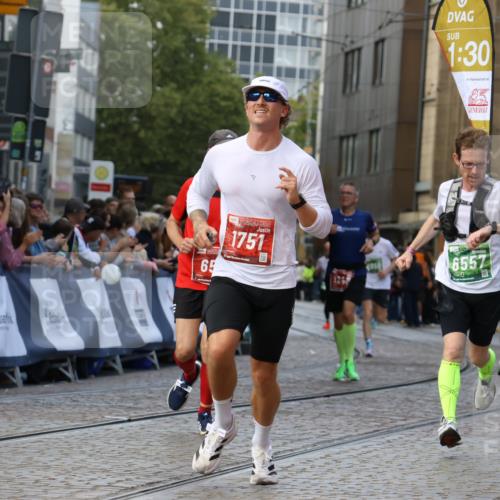 13.09.2026 - 21. swb-Marathon Bremen Strokosch-Dieckow http://msf.ph/oto/10305819 13.09.2026 12:59:39 Ziel 658, 1248, 1508, 1751, 1800, 1993, 2651, 3584, 4096, 6991, 8383, 9533, 807, 1320, 1485, 6557, 8850 meine-sportfotos.de