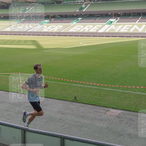 13.09.2026 - 21. swb-Marathon Bremen Michael Burmester http://msf.ph/oto/10305874 13.09.2026 12:06:23 Laufen im Stadion 176, 1091, 1681, 626 meine-sportfotos.de