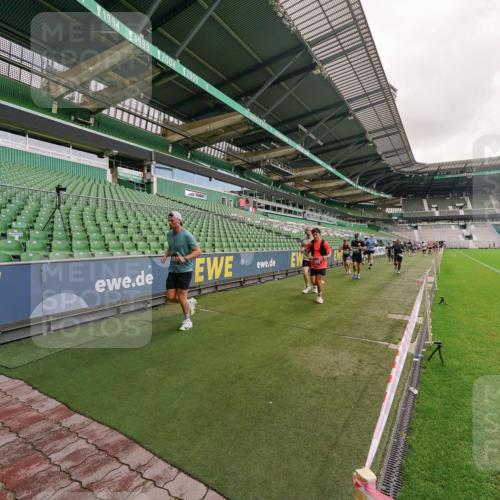 13.09.2026 - 21. swb-Marathon Bremen Michael Burmester http://msf.ph/oto/10306082 13.09.2026 12:57:55 Laufen im Stadion 141, 148, 334, 431, 511, 672, 769, 776, 789, 790, 857, 909, 1010, 1119, 1130, 1191, 1199, 1254, 1281, 1535, 1601, 1642, 1647, 1752, 1809, 1881, 1900, 1931, 1933, 2046, 2051, 2075, 2324, 2343, 2371, 2397, 2402, 2423, 2425, 2473, 2493, 2634, 2640, 2671, 2761, 2771, 2807, 2903, 2904, 3051, 3078, 3138, 3148, 3182, 3186, 3319, 3338, 3450, 3458, 3514, 3534, 3560, 3634, 3655, 3685, 3690, 3695, 3760, 3813, 3866, 3933, 3939, 4101, 4316, 4319, 205 meine-sportfotos.de
