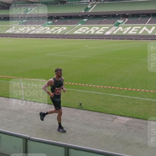 13.09.2026 - 21. swb-Marathon Bremen Michael Burmester http://msf.ph/oto/10306090 13.09.2026 12:15:31 Laufen im Stadion 245, 822, 1028, 1670, 1766, 1997, 317, 443, 614, 796, 1651 meine-sportfotos.de