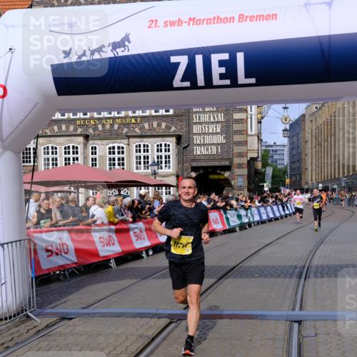 13.09.2026 - 21. swb-Marathon Bremen Tim E. http://msf.ph/oto/10306135 13.09.2026 10:49:54 Ziel 10709, 10739, 10835, 10846, 10910, 11007, 11092, 11191, 11635, 11717 meine-sportfotos.de