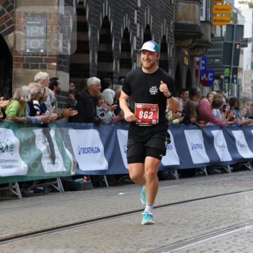 13.09.2026 - 21. swb-Marathon Bremen Strokosch-Dieckow http://msf.ph/oto/10306137 13.09.2026 12:59:59 Ziel 126, 277, 466, 862, 1485, 1852, 3251, 4964, 5316, 5828, 6557, 603, 735, 912, 1571, 1758, 1911, 1930, 7170, 8689 meine-sportfotos.de