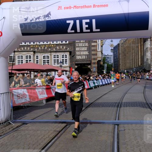 13.09.2026 - 21. swb-Marathon Bremen Tim E. http://msf.ph/oto/10306198 13.09.2026 10:50:01 Ziel 10508, 10709, 11007, 11183, 11717 meine-sportfotos.de
