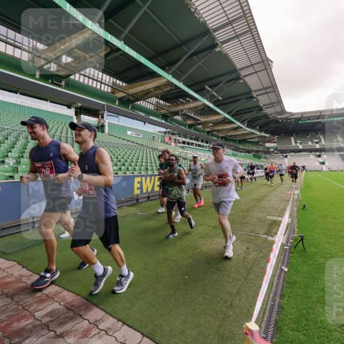 13.09.2026 - 21. swb-Marathon Bremen Michael Burmester http://msf.ph/oto/10306206 13.09.2026 12:58:16 Laufen im Stadion 141, 148, 226, 334, 511, 672, 769, 776, 789, 790, 857, 909, 972, 1010, 1119, 1191, 1199, 1254, 1281, 1535, 1642, 1647, 1752, 1809, 1881, 1900, 1931, 1933, 2046, 2051, 2075, 2324, 2343, 2367, 2371, 2397, 2402, 2423, 2425, 2493, 2577, 2640, 2771, 2807, 2885, 2903, 2904, 2979, 3021, 3051, 3078, 3098, 3120, 3138, 3148, 3182, 3186, 3233, 3319, 3338, 3435, 3450, 3458, 3514, 3534, 3560, 3634, 3655, 3685, 3690, 3695, 3760, 3866, 3933, 3934, 3939, 4101, 4316, 4319, 205 meine-sportfotos.de