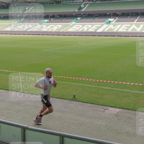 13.09.2026 - 21. swb-Marathon Bremen Michael Burmester http://msf.ph/oto/10306263 13.09.2026 12:22:46 Laufen im Stadion 129, 236, 642, 1567, 1238 meine-sportfotos.de