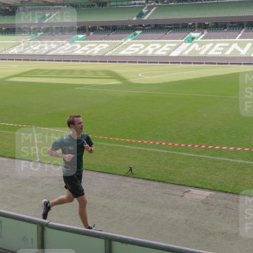 13.09.2026 - 21. swb-Marathon Bremen Michael Burmester http://msf.ph/oto/10306277 13.09.2026 12:23:17 Laufen im Stadion 129, 236, 289, 798, 1483, 1490, 1567, 634, 1238 meine-sportfotos.de