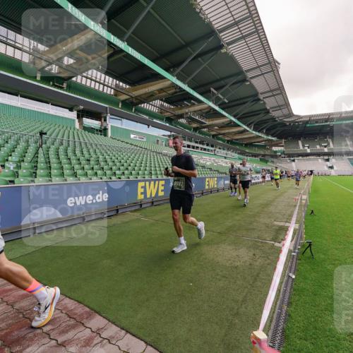 13.09.2026 - 21. swb-Marathon Bremen Michael Burmester http://msf.ph/oto/10306322 13.09.2026 12:58:33 Laufen im Stadion 141, 148, 191, 226, 334, 511, 672, 776, 789, 790, 909, 972, 1010, 1119, 1191, 1199, 1254, 1281, 1516, 1535, 1642, 1647, 1752, 1809, 1881, 1900, 1931, 1933, 2046, 2075, 2210, 2324, 2343, 2367, 2371, 2397, 2402, 2423, 2425, 2577, 2771, 2807, 2827, 2885, 2903, 2904, 2979, 3021, 3051, 3098, 3120, 3138, 3148, 3182, 3186, 3190, 3233, 3319, 3338, 3435, 3516, 3531, 3534, 3560, 3655, 3685, 3690, 3695, 3866, 3933, 3934, 3939, 4101, 4316, 4319, 205 meine-sportfotos.de
