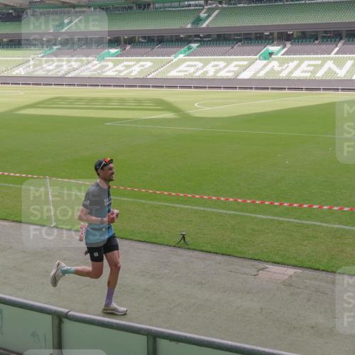 13.09.2026 - 21. swb-Marathon Bremen Michael Burmester http://msf.ph/oto/10306365 13.09.2026 12:24:48 Laufen im Stadion 149, 289, 798, 814, 1313, 1483, 1490, 1544, 1567, 634, 642, 1957 meine-sportfotos.de