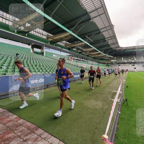 13.09.2026 - 21. swb-Marathon Bremen Michael Burmester http://msf.ph/oto/10306366 13.09.2026 12:58:42 Laufen im Stadion 141, 148, 191, 226, 232, 334, 511, 672, 745, 776, 789, 790, 909, 972, 1010, 1080, 1119, 1166, 1191, 1199, 1254, 1281, 1516, 1535, 1642, 1647, 1752, 1881, 1931, 1933, 2046, 2210, 2289, 2324, 2343, 2367, 2371, 2397, 2402, 2423, 2425, 2577, 2771, 2807, 2827, 2885, 2899, 2903, 2904, 2953, 2979, 3015, 3021, 3051, 3098, 3120, 3124, 3138, 3148, 3182, 3186, 3190, 3233, 3319, 3338, 3435, 3516, 3531, 3534, 3560, 3652, 3655, 3685, 3690, 3695, 3866, 3933, 3934, 3939, 4101, 4319, 205 meine-sportfotos.de