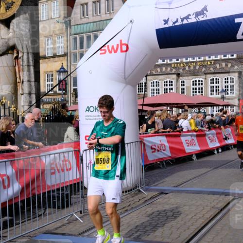 13.09.2026 - 21. swb-Marathon Bremen Tim E. http://msf.ph/oto/10306414 13.09.2026 10:50:09 Ziel 10452, 10508, 10593, 10709, 10966, 11005, 11007, 11035, 11183, 12380 meine-sportfotos.de