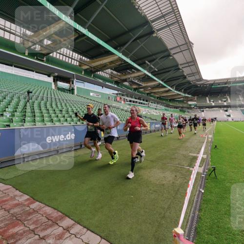 13.09.2026 - 21. swb-Marathon Bremen Michael Burmester http://msf.ph/oto/10306435 13.09.2026 12:58:56 Laufen im Stadion 141, 148, 191, 226, 232, 334, 511, 672, 745, 789, 790, 909, 972, 1080, 1119, 1166, 1191, 1199, 1281, 1516, 1535, 1642, 1647, 1752, 1881, 1931, 1933, 2046, 2210, 2289, 2343, 2367, 2371, 2397, 2423, 2425, 2570, 2577, 2771, 2806, 2807, 2827, 2885, 2899, 2903, 2953, 2961, 2979, 3015, 3021, 3098, 3120, 3124, 3138, 3148, 3182, 3186, 3190, 3233, 3319, 3338, 3435, 3516, 3531, 3534, 3560, 3652, 3655, 3685, 3695, 3933, 3934, 205 meine-sportfotos.de