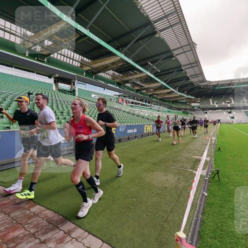 13.09.2026 - 21. swb-Marathon Bremen Michael Burmester http://msf.ph/oto/10306440 13.09.2026 12:58:57 Laufen im Stadion 141, 148, 191, 226, 232, 334, 511, 672, 745, 789, 790, 909, 972, 1080, 1119, 1166, 1191, 1199, 1281, 1516, 1535, 1642, 1647, 1752, 1881, 1931, 1933, 2046, 2210, 2289, 2343, 2367, 2371, 2397, 2423, 2425, 2570, 2577, 2771, 2806, 2807, 2827, 2885, 2899, 2903, 2953, 2961, 2979, 3015, 3021, 3098, 3120, 3124, 3138, 3148, 3182, 3186, 3190, 3233, 3319, 3338, 3435, 3516, 3531, 3534, 3560, 3652, 3655, 3685, 3695, 3933, 3934, 205 meine-sportfotos.de