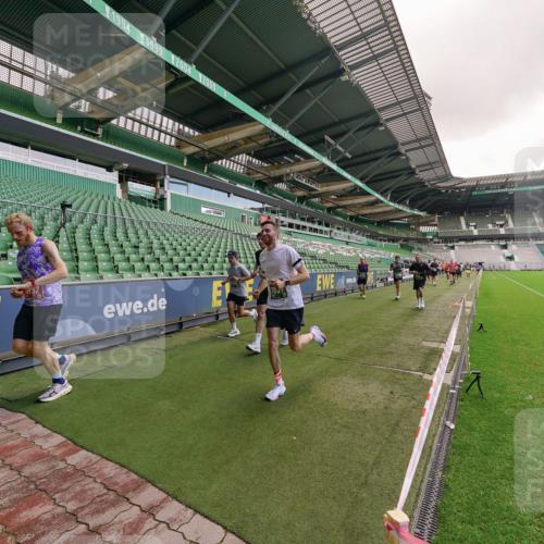 13.09.2026 - 21. swb-Marathon Bremen Michael Burmester http://msf.ph/oto/10306493 13.09.2026 12:59:06 Laufen im Stadion 141, 148, 191, 226, 232, 511, 672, 745, 789, 790, 909, 972, 1080, 1119, 1166, 1191, 1199, 1209, 1281, 1516, 1535, 1642, 1647, 1752, 1881, 1931, 1933, 2046, 2088, 2210, 2289, 2343, 2367, 2371, 2397, 2423, 2425, 2481, 2517, 2570, 2577, 2771, 2806, 2807, 2827, 2885, 2899, 2903, 2953, 2961, 2979, 3015, 3021, 3098, 3120, 3124, 3138, 3148, 3182, 3186, 3190, 3233, 3319, 3338, 3435, 3516, 3531, 3534, 3560, 3652, 3655, 3695, 3861, 3930, 3933, 3934, 205 meine-sportfotos.de