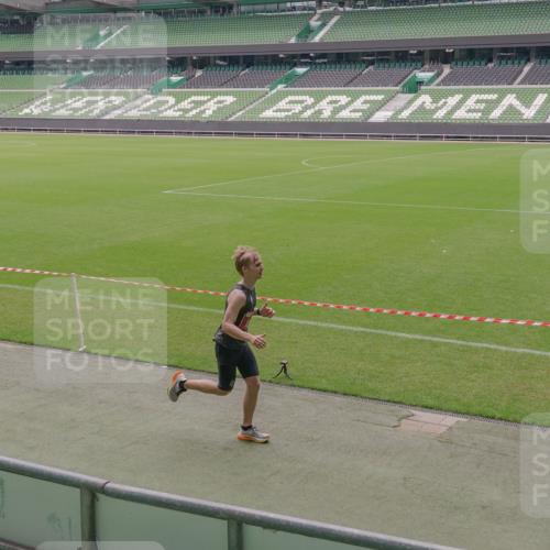 13.09.2026 - 21. swb-Marathon Bremen Michael Burmester http://msf.ph/oto/10306549 13.09.2026 12:26:57 Laufen im Stadion 103, 206, 238, 322, 420, 447, 841, 875, 968, 1187, 1352, 1840, 2032, 2044, 2143, 129, 149, 236, 289, 798, 1483, 1490, 1567 meine-sportfotos.de