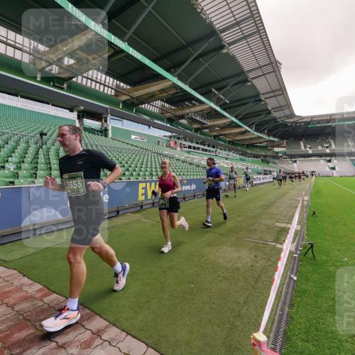 13.09.2026 - 21. swb-Marathon Bremen Michael Burmester http://msf.ph/oto/10306583 13.09.2026 12:59:22 Laufen im Stadion 135, 141, 148, 191, 226, 232, 260, 342, 511, 672, 745, 789, 790, 972, 1080, 1119, 1166, 1199, 1209, 1281, 1368, 1493, 1494, 1516, 1642, 1647, 1931, 1933, 1935, 2088, 2210, 2289, 2343, 2367, 2397, 2425, 2481, 2517, 2570, 2577, 2686, 2771, 2806, 2807, 2827, 2885, 2899, 2914, 2953, 2961, 2979, 3015, 3021, 3076, 3098, 3105, 3120, 3124, 3138, 3148, 3186, 3190, 3233, 3273, 3338, 3435, 3516, 3531, 3534, 3560, 3652, 3655, 3695, 3855, 3861, 3930, 3933, 3934, 205 meine-sportfotos.de