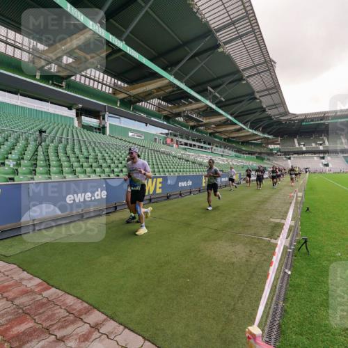 13.09.2026 - 21. swb-Marathon Bremen Michael Burmester http://msf.ph/oto/10306595 13.09.2026 12:59:26 Laufen im Stadion 135, 141, 148, 191, 226, 232, 260, 342, 511, 672, 745, 789, 790, 972, 1080, 1119, 1166, 1209, 1281, 1368, 1493, 1494, 1516, 1642, 1647, 1861, 1931, 1933, 1935, 2088, 2210, 2289, 2343, 2367, 2425, 2481, 2517, 2570, 2577, 2686, 2771, 2806, 2807, 2827, 2885, 2899, 2914, 2953, 2961, 2979, 3015, 3021, 3076, 3098, 3105, 3120, 3124, 3138, 3148, 3186, 3190, 3233, 3273, 3338, 3354, 3435, 3516, 3531, 3534, 3560, 3652, 3655, 3855, 3861, 3930, 3933, 3934, 205 meine-sportfotos.de