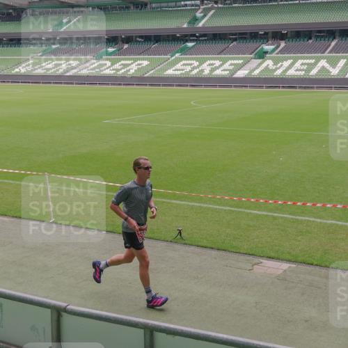 13.09.2026 - 21. swb-Marathon Bremen Michael Burmester http://msf.ph/oto/10306598 13.09.2026 12:27:33 Laufen im Stadion 103, 206, 238, 322, 358, 420, 553, 574, 841, 875, 1161, 1253, 1256, 1352, 1525, 1724, 1783, 1917, 2032, 3662, 4264, 129, 149, 289, 798, 1483, 1490, 1544, 1567 meine-sportfotos.de
