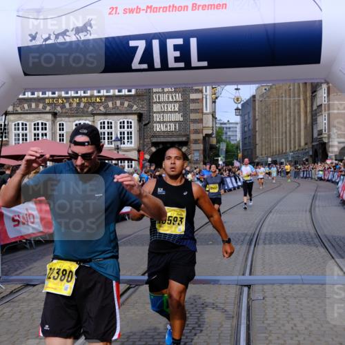 13.09.2026 - 21. swb-Marathon Bremen Tim E. http://msf.ph/oto/10306607 13.09.2026 10:50:14 Ziel 10452, 10508, 10593, 10876, 10966, 11005, 11035, 11183, 11415, 12380, 12510 meine-sportfotos.de