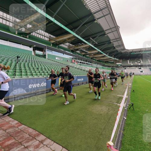 13.09.2026 - 21. swb-Marathon Bremen Michael Burmester http://msf.ph/oto/10306626 13.09.2026 12:59:31 Laufen im Stadion 135, 141, 148, 191, 226, 232, 260, 342, 511, 651, 672, 745, 972, 1080, 1119, 1166, 1209, 1281, 1368, 1493, 1494, 1516, 1642, 1647, 1861, 1931, 1933, 1935, 1963, 2088, 2210, 2289, 2293, 2306, 2343, 2367, 2425, 2481, 2517, 2570, 2577, 2686, 2771, 2806, 2807, 2827, 2885, 2899, 2914, 2953, 2961, 2979, 3015, 3021, 3076, 3098, 3105, 3120, 3124, 3148, 3190, 3233, 3273, 3338, 3354, 3435, 3480, 3516, 3531, 3534, 3560, 3652, 3729, 3855, 3861, 3930, 3933, 3934, 205 meine-sportfotos.de