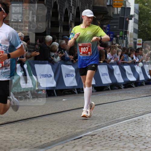 13.09.2026 - 21. swb-Marathon Bremen Strokosch-Dieckow http://msf.ph/oto/10306629 13.09.2026 13:00:16 Ziel 603, 735, 807, 1320, 1485, 1758, 1911, 1930, 7170, 8850, 9153, 1550, 1754, 2683, 5776, 7015 meine-sportfotos.de