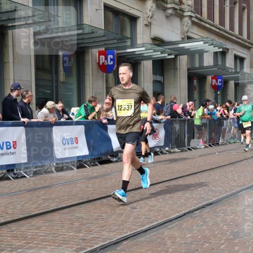 13.09.2026 - 21. swb-Marathon Bremen Strokosch-Dieckow http://msf.ph/oto/10306666 13.09.2026 10:53:40 Ziel 10255, 10579, 10684, 10685, 10708, 10822, 10947, 11010, 11206, 11290, 11329, 11489, 11596, 11950, 12075, 12244, 12356, 12405, 12435, 12492, 12515, 13531, 10141, 10174, 10222, 10227, 10478, 10479, 10626, 10757, 10780, 10821, 10838, 10845, 10886, 10905, 11168, 11242, 11379, 11446, 11502, 11590, 11800, 11950, 12056, 12119, 12308, 12331, 12341, 13597 meine-sportfotos.de