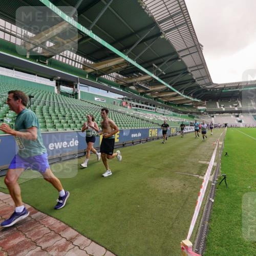 13.09.2026 - 21. swb-Marathon Bremen Michael Burmester http://msf.ph/oto/10306702 13.09.2026 12:59:39 Laufen im Stadion 135, 148, 191, 226, 232, 260, 342, 651, 745, 972, 1080, 1166, 1209, 1281, 1368, 1493, 1494, 1516, 1642, 1650, 1861, 1931, 1935, 1963, 2088, 2210, 2289, 2293, 2306, 2322, 2343, 2367, 2425, 2481, 2517, 2570, 2577, 2686, 2771, 2806, 2807, 2827, 2885, 2899, 2914, 2953, 2961, 2979, 3015, 3021, 3076, 3098, 3105, 3120, 3124, 3145, 3148, 3190, 3233, 3273, 3354, 3435, 3480, 3516, 3531, 3560, 3652, 3729, 3855, 3861, 3930, 3933, 3934, 205 meine-sportfotos.de